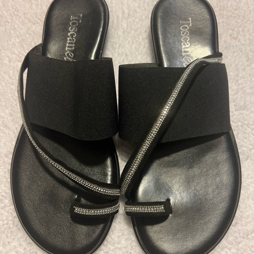 Toscana Women's Black Sandals with Silver Detailing